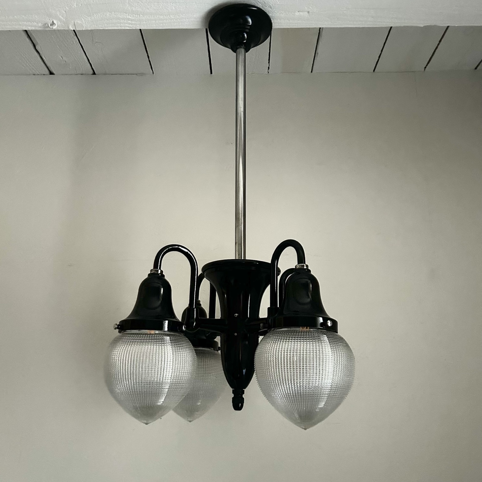 Suspensions_Lustre_holophane_dentiste_1920_design_industriel_maison_Liedekerke_LK