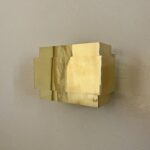 applique_cubique_laiton_poli_wabbes_maison_liedekerke_LK_1