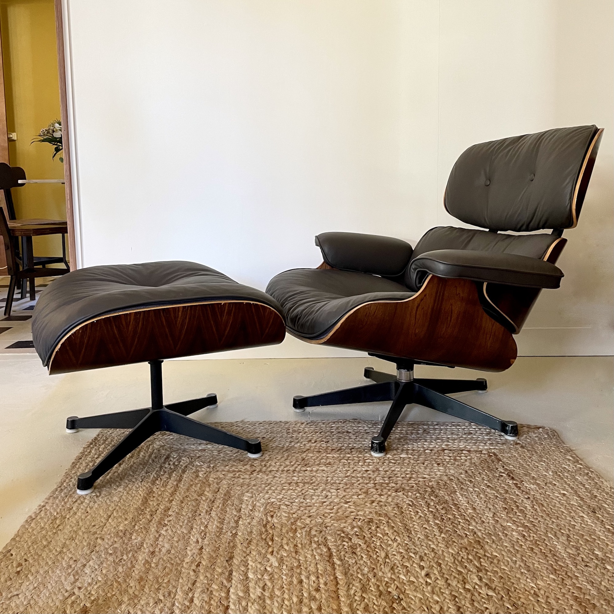 fauteuil_ottoman_eames_lounge_chair_maison_liedekerke