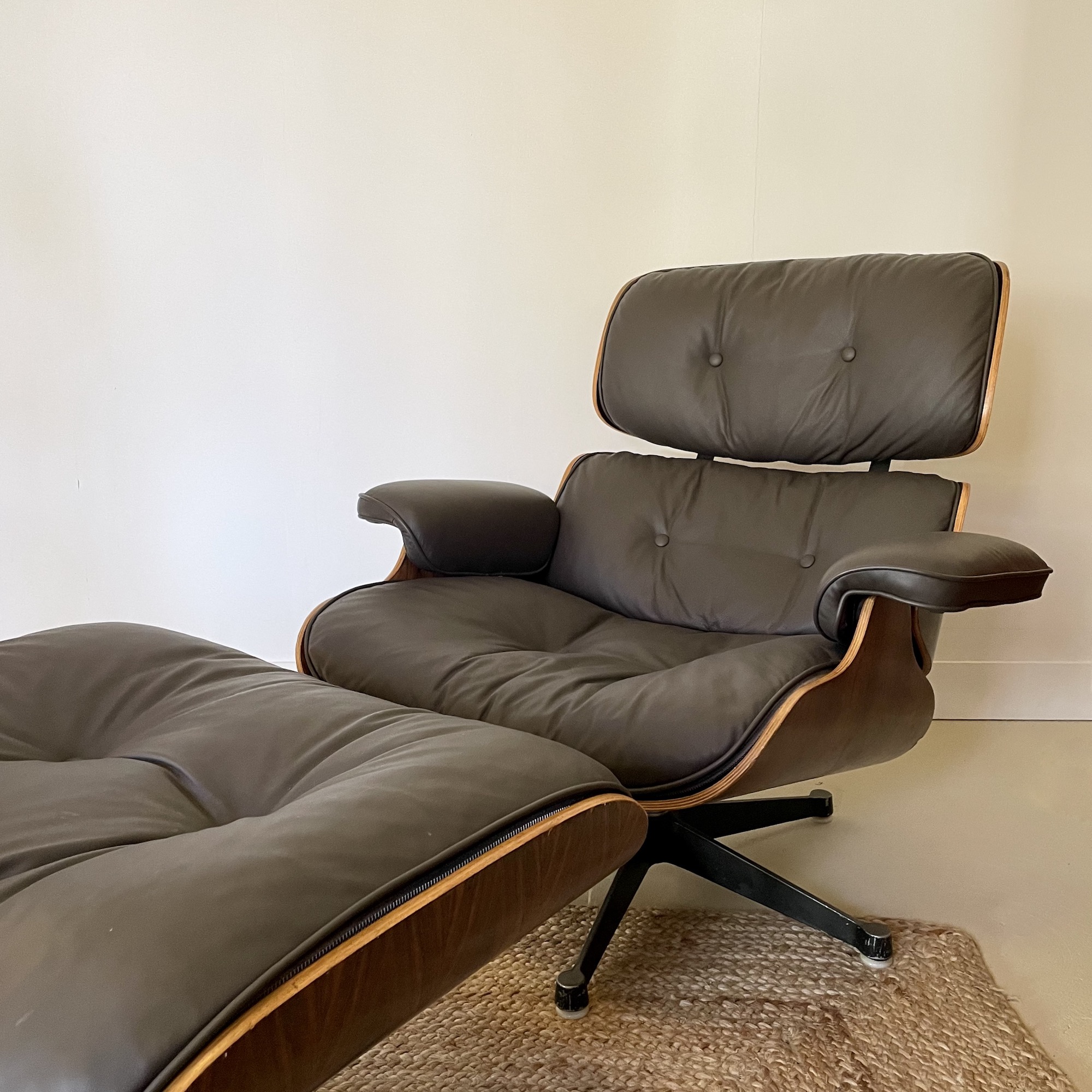 fauteuil_ottoman_eames_lounge_chair_maison_liedekerke_LK_3