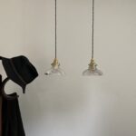 suspensions_Holophane_petite_verre_prismatique_laiton_fil_torsadé_noir_maison_Liedekerke_LK_5