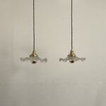 suspensions_paire_verre_sable_crepe_laiton_boheme_typhany_torsade_noir_maison_liedekerke_LK