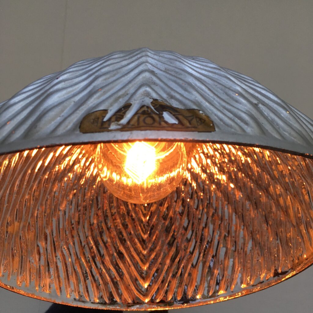 Applique-HELIORAY-zoom-allumee_Maison_Liedekerke_maison-lk.jpg
