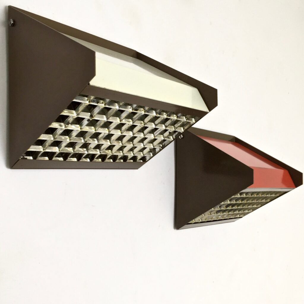 Applique-RAAK-inclinee-triangulaire_Maison_Liedekerke_maison-lk_MLK1.jpg