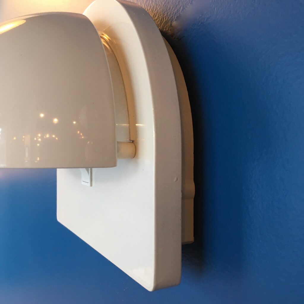 Applique-demi-lune-Poulsen-zoom-eteinte-profil_maison_liedekerke_maison-lk.jpg