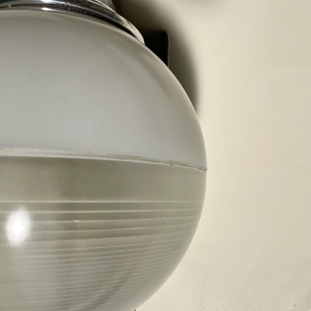 Applique_Holophane_boule_spherique_Maison_liedekerke_LK_4.jpeg