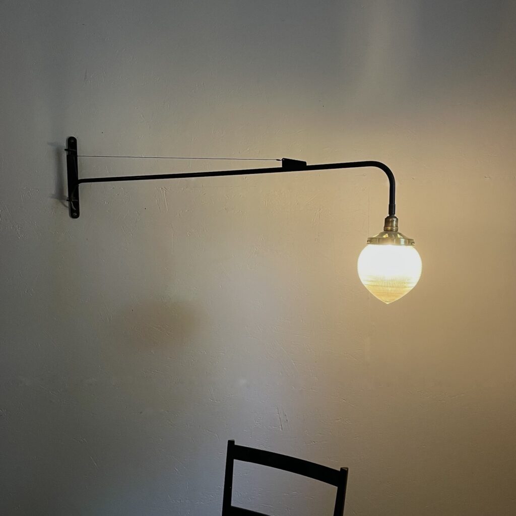 Applique_potence_design_industriel_jean_prouve_maison_liedekerke_LK_10.jpeg