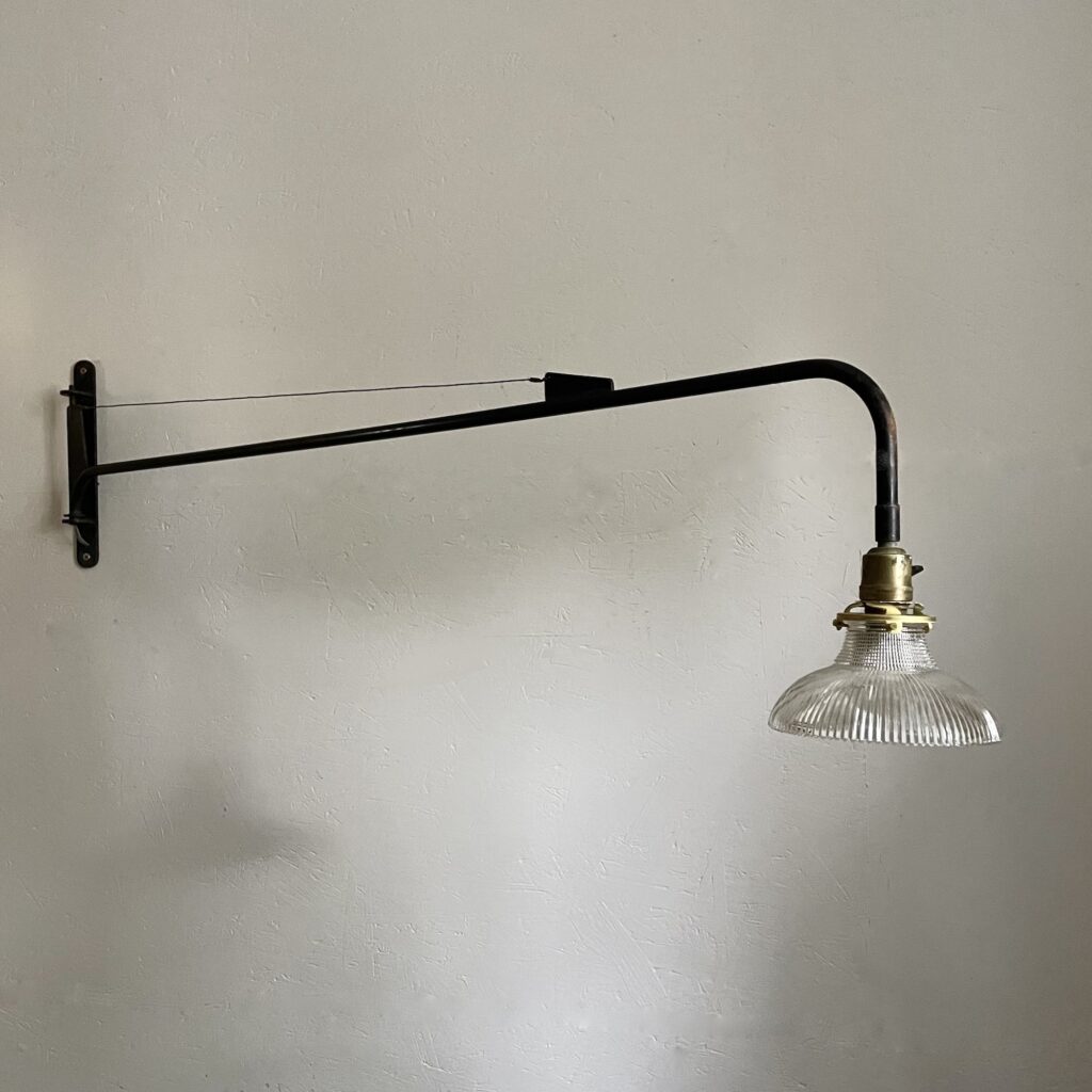 Applique_potence_design_industriel_jean_prouve_maison_liedekerke_LK_5.jpeg