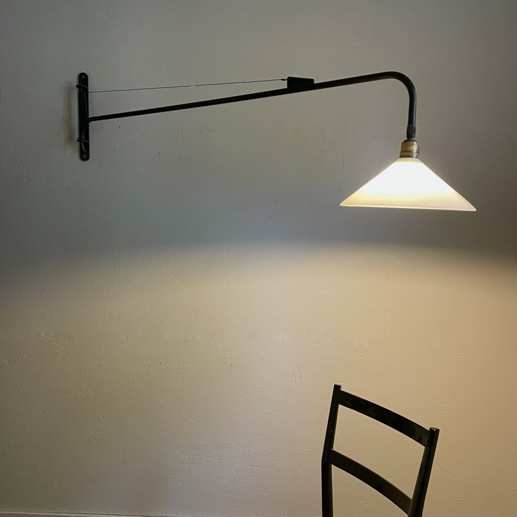 Applique_potence_design_industriel_jean_prouve_maison_liedekerke_LK_7.jpeg