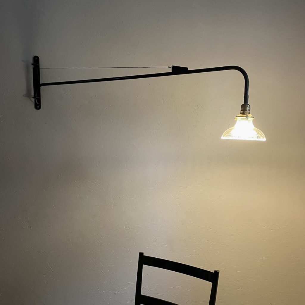Applique_potence_design_industriel_jean_prouve_maison_liedekerke_LK_8.jpeg