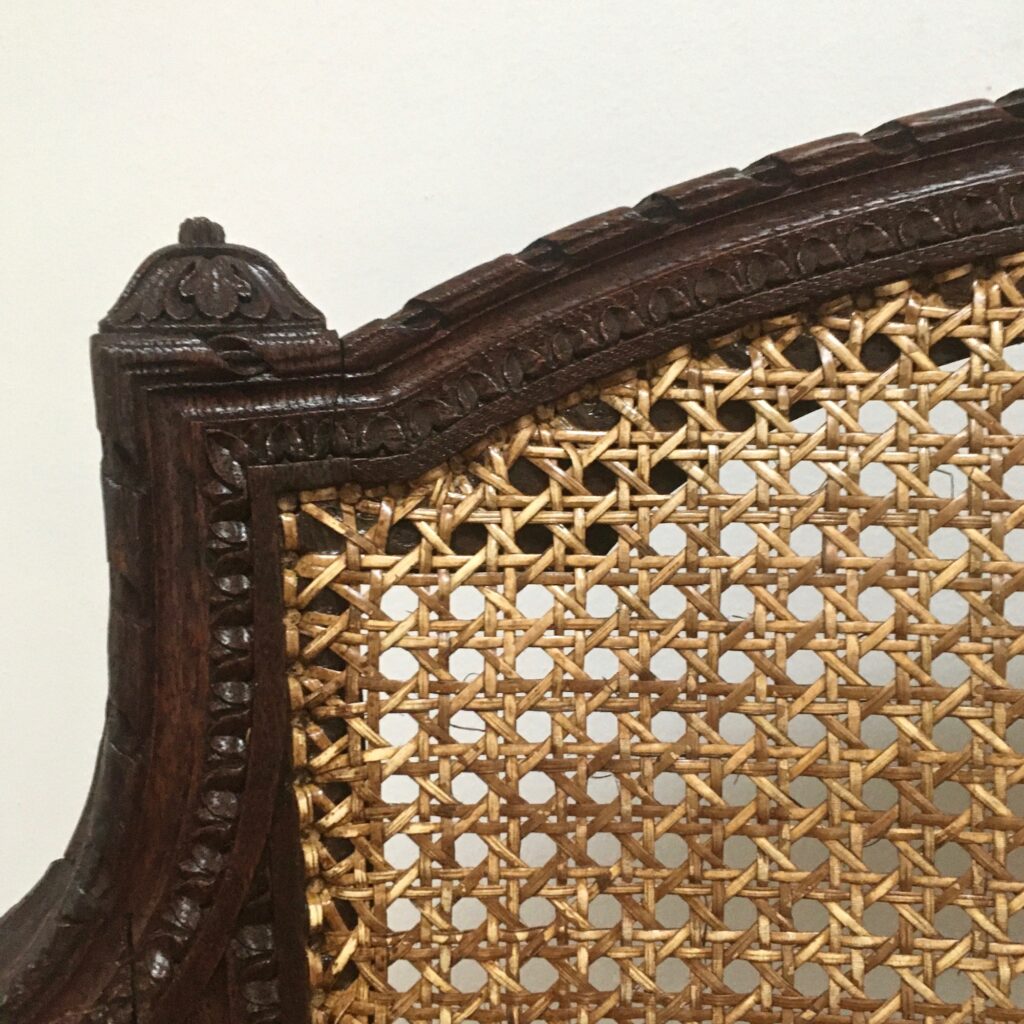 Banquette_Louis-XVI_Maison_LIedekerke_maison-lk.com-1.jpg