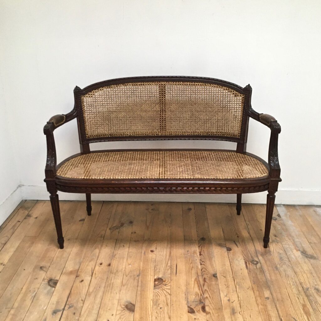 Banquette_Louis-XVI_Maison_LIedekerke_maison-lk.com-5.jpg