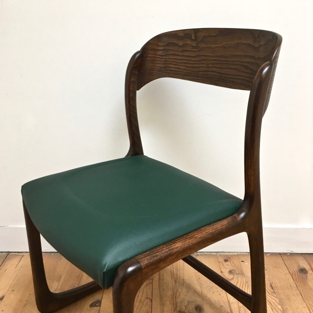 Chaise-BAUMANN_MODELE_TRAINEAU_1960_Maison_Liedekerke_maison-lk.com-7.jpg