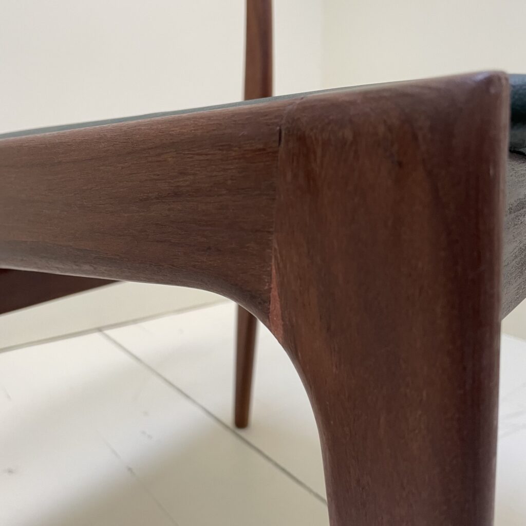 Chaise_AWA_design_scandinave_maison_liedekerke_LK_2.jpeg