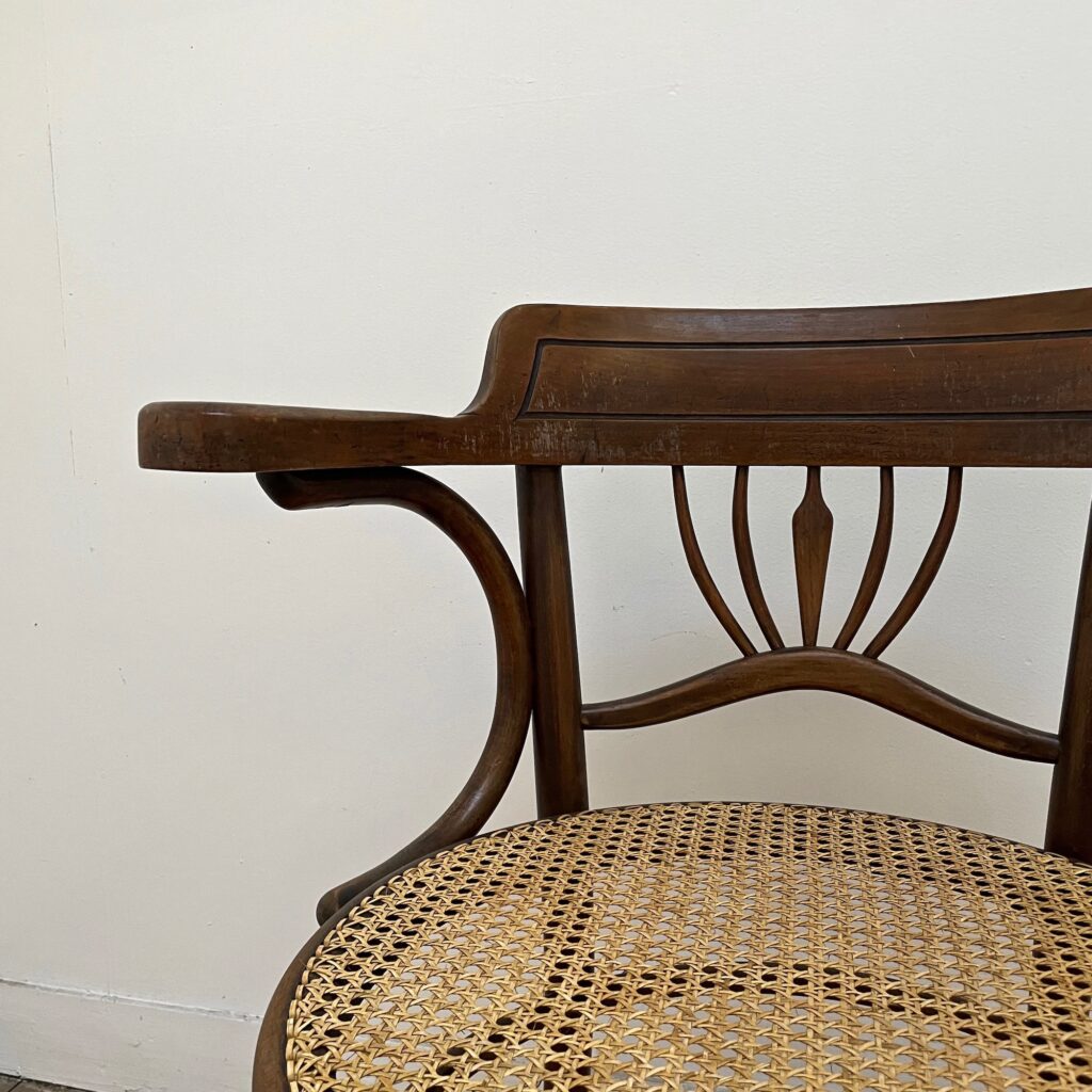 Fauteuil-Fischel-Bistrot-Maison-Liedekerke_3.jpg