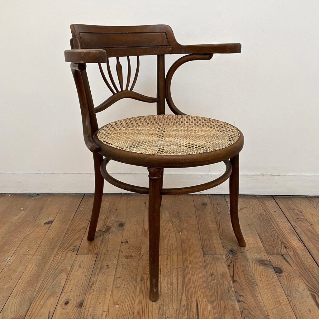 Fauteuil-Fischel-Bistrot-Maison-Liedekerke_4.jpg