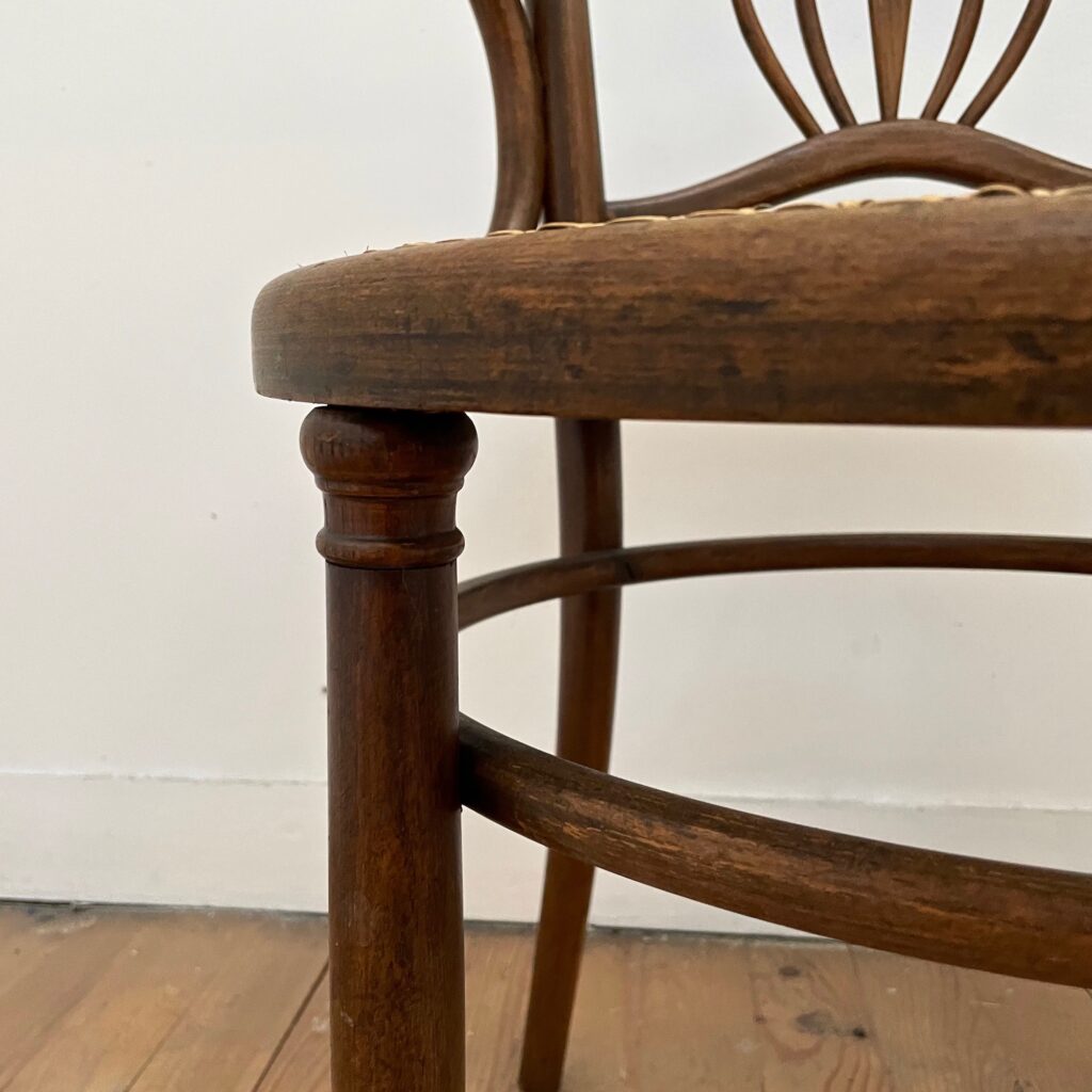 Fauteuil-Fischel-Bistrot-Maison-Liedekerke_5.jpg