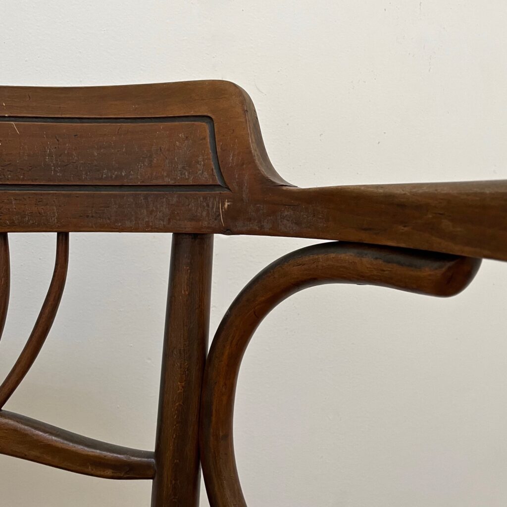 Fauteuil-Fischel-Bistrot-Maison-Liedekerke_6.jpg