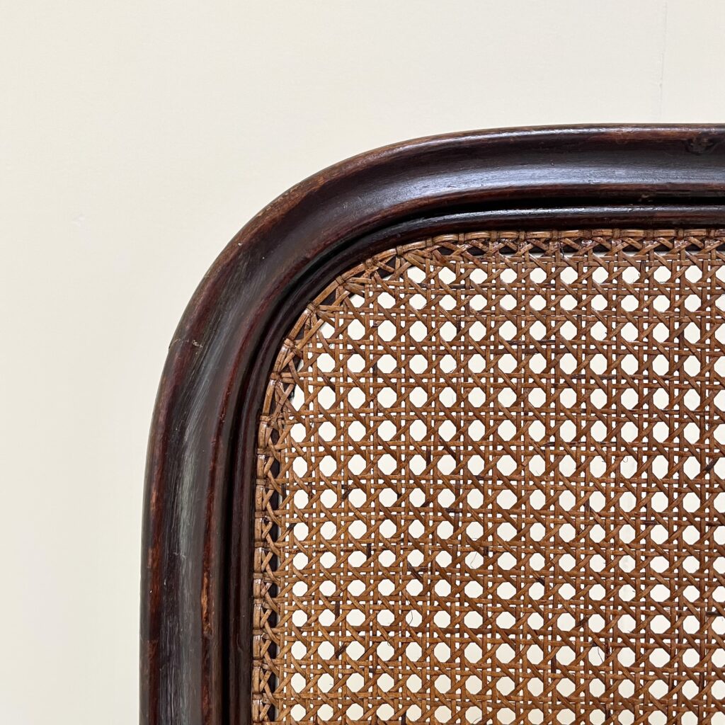 Fauteuil_Thonet_1032_Noyer_Canne_1914_Maison_liedekerke_LK_7.jpeg