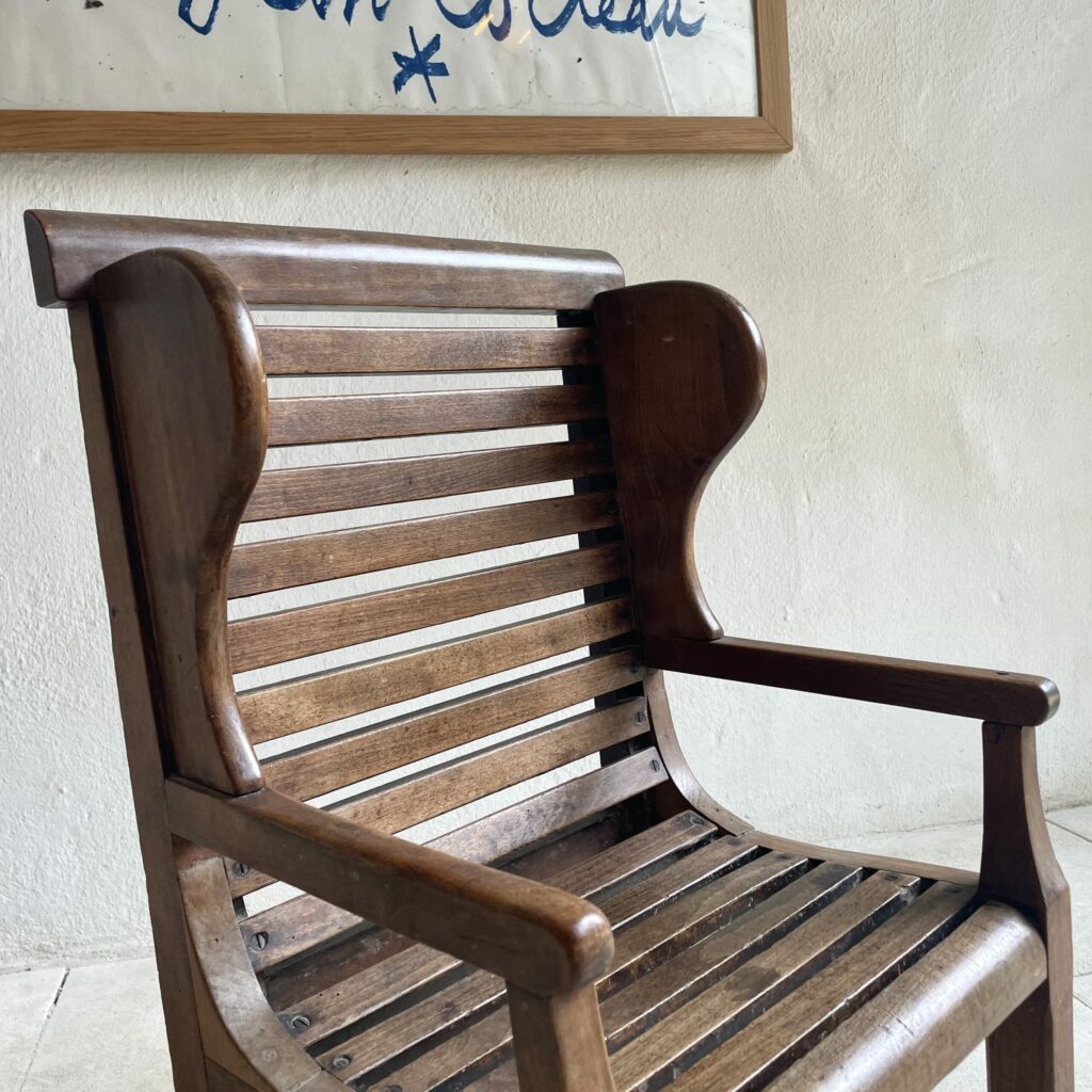 Fauteuil_enfant_oreille_bois_maison_liedekerke_LK_3-scaled-1.jpeg