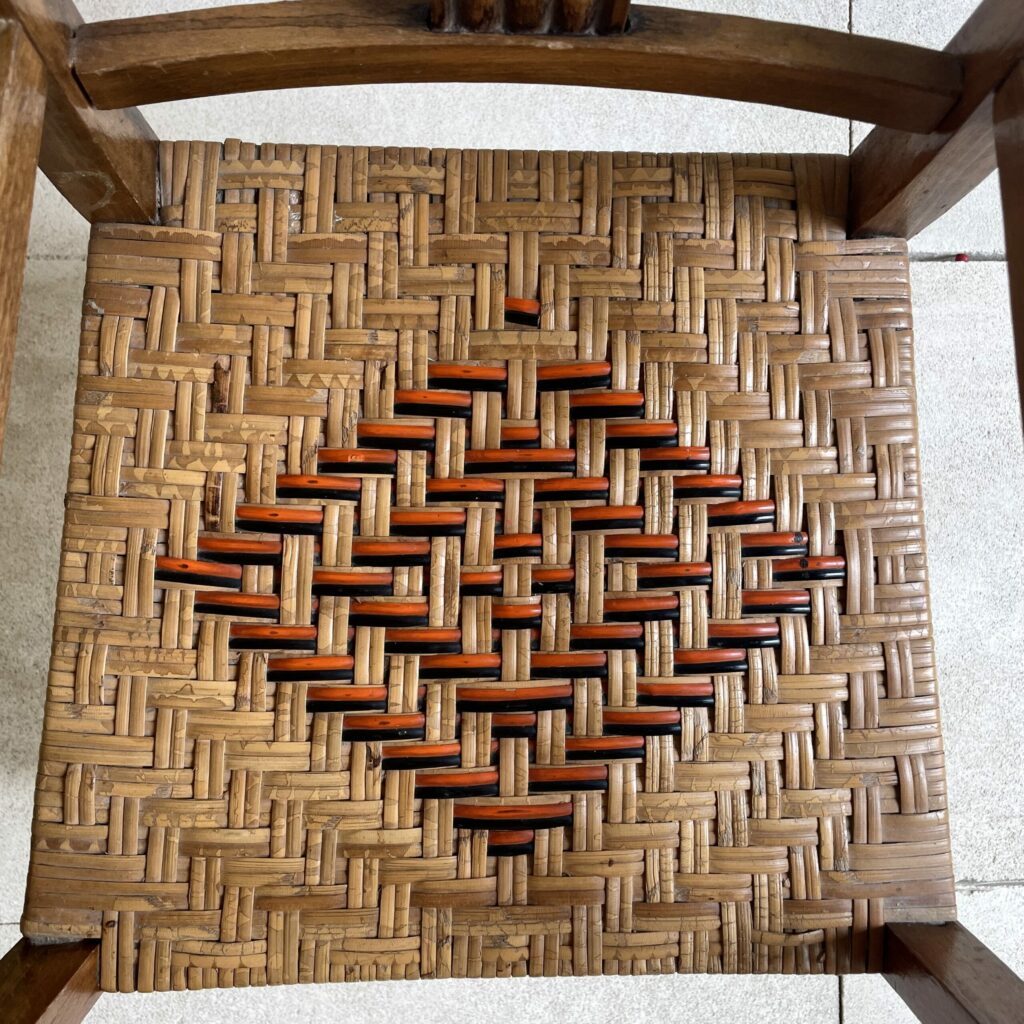 Fauteuil_enfant_osier_tresse_motif_cannage_maison_liedekerke_lk_5-scaled-1.jpeg