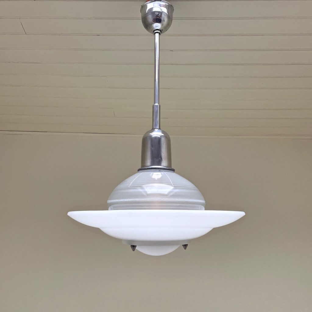 Grande_Suspension_Holophane_PA300_Opaline_verre_maison_liedekerke_LK_4.jpg