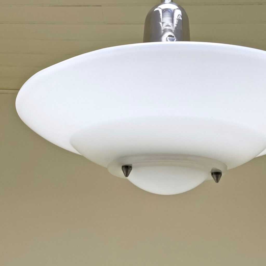 Grande_Suspension_Holophane_PA300_Opaline_verre_maison_liedekerke_LK_7.jpg