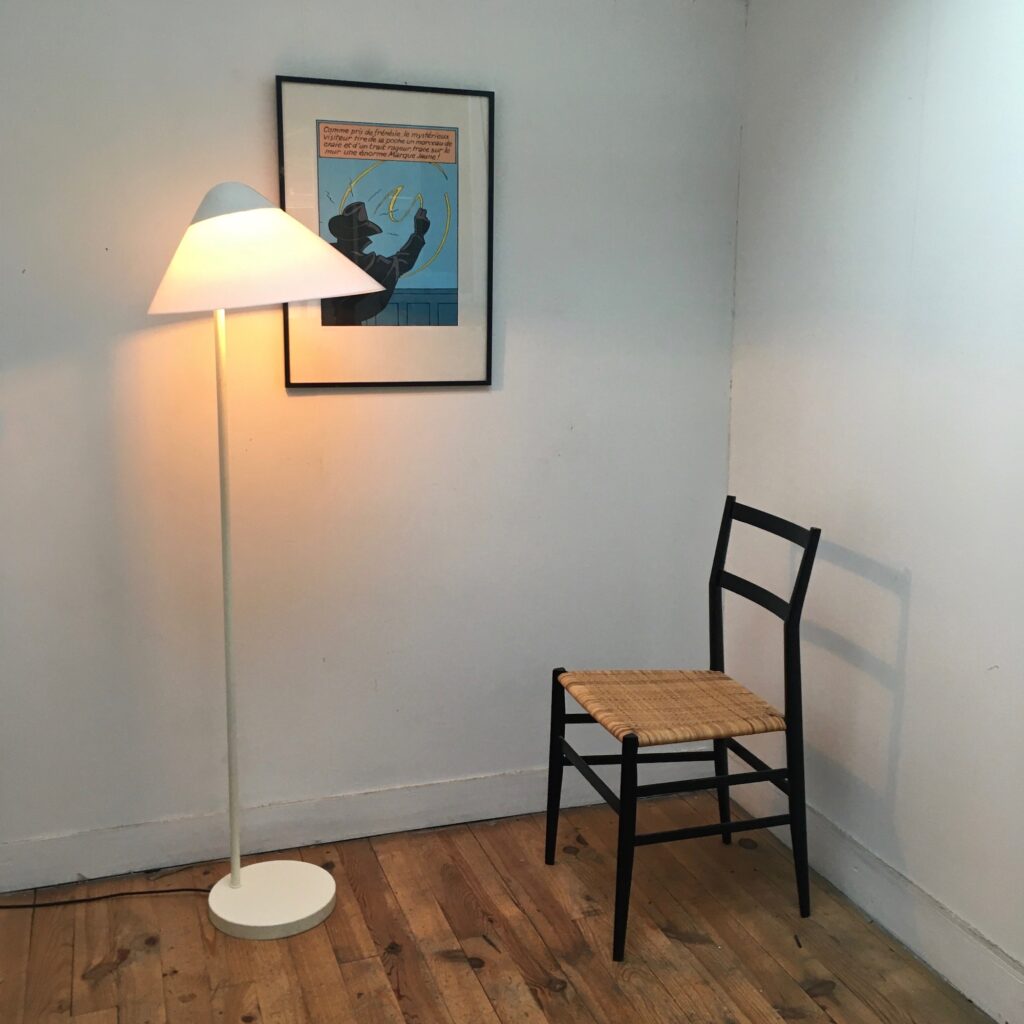 Lampadaire_OPALA_blanc_Wegner_Poulsen_Maison_Liedekerke_maison-lk-2.jpg