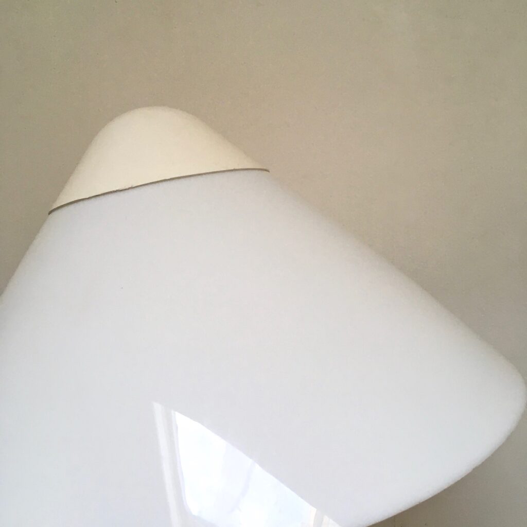 Lampadaire_OPALA_blanc_Wegner_Poulsen_Maison_Liedekerke_maison-lk-7.jpg