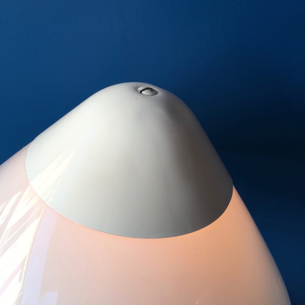 Lampe-de-bureau-opala-zoom-haut_maison_liedekerke_maison-lk.jpg