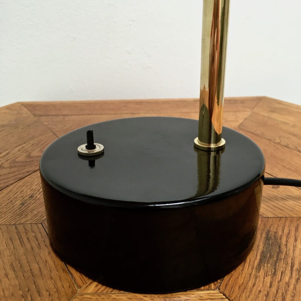 Lampe-de-bureau_modele-1013_Pierre-DISDEROT_Maison_Liedekerke_maison-lk.com-1.jpg