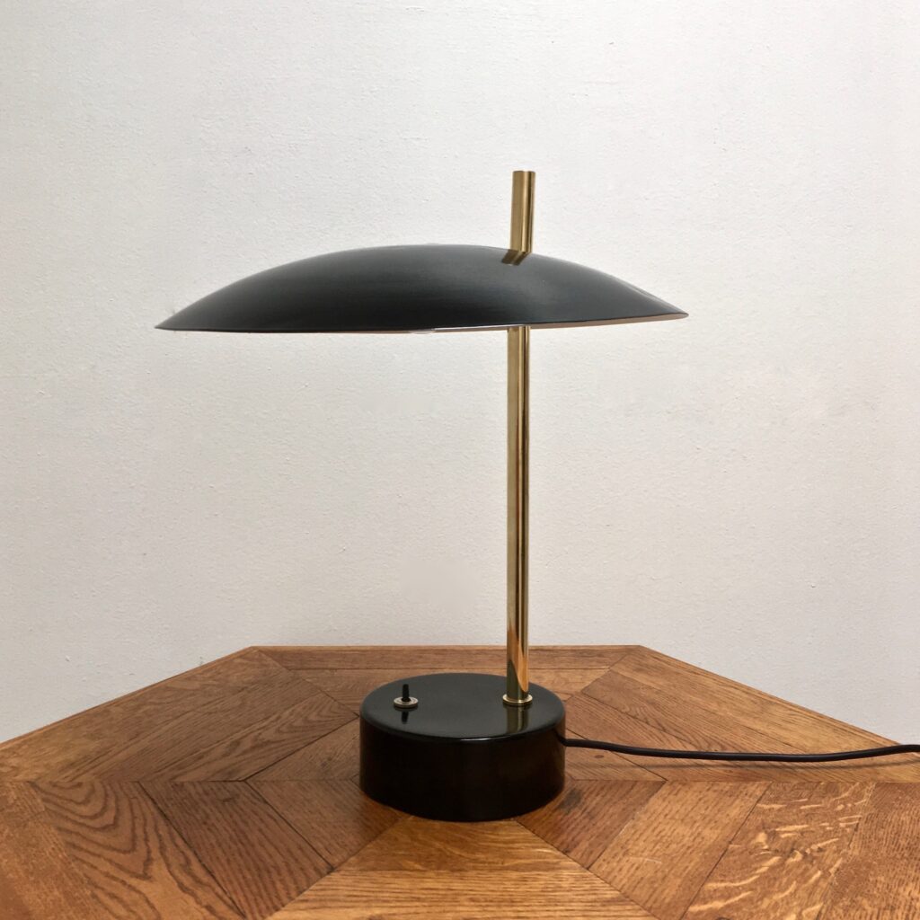 Lampe-de-bureau_modele-1013_Pierre-DISDEROT_Maison_Liedekerke_maison-lk.com-2.jpg