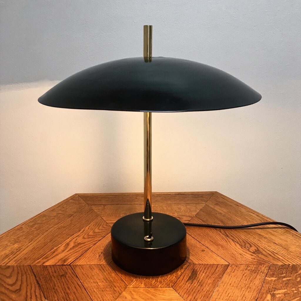 Lampe-de-bureau_modele-1013_Pierre-DISDEROT_Maison_Liedekerke_maison-lk.com-8.jpg