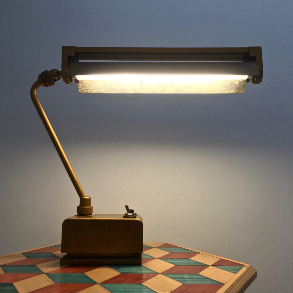Lampe_bureau_articulee_mazdafluor_LB16_1950_MaisonLiedekerke_maison-lk.com-5.jpg