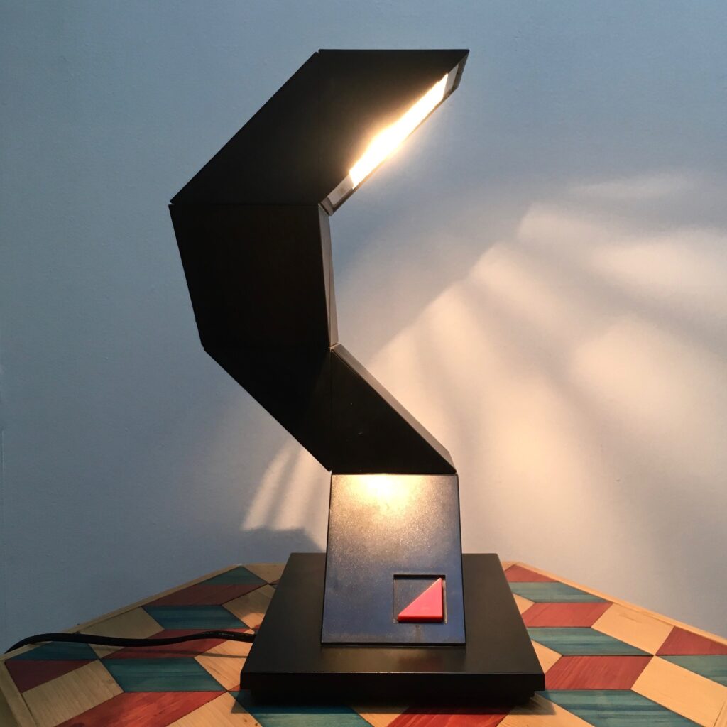 Lampe_bureau_articulee_zigzag_Elite_1980_1990_Maison-Liedekerke_maison-lk.com-1.jpg