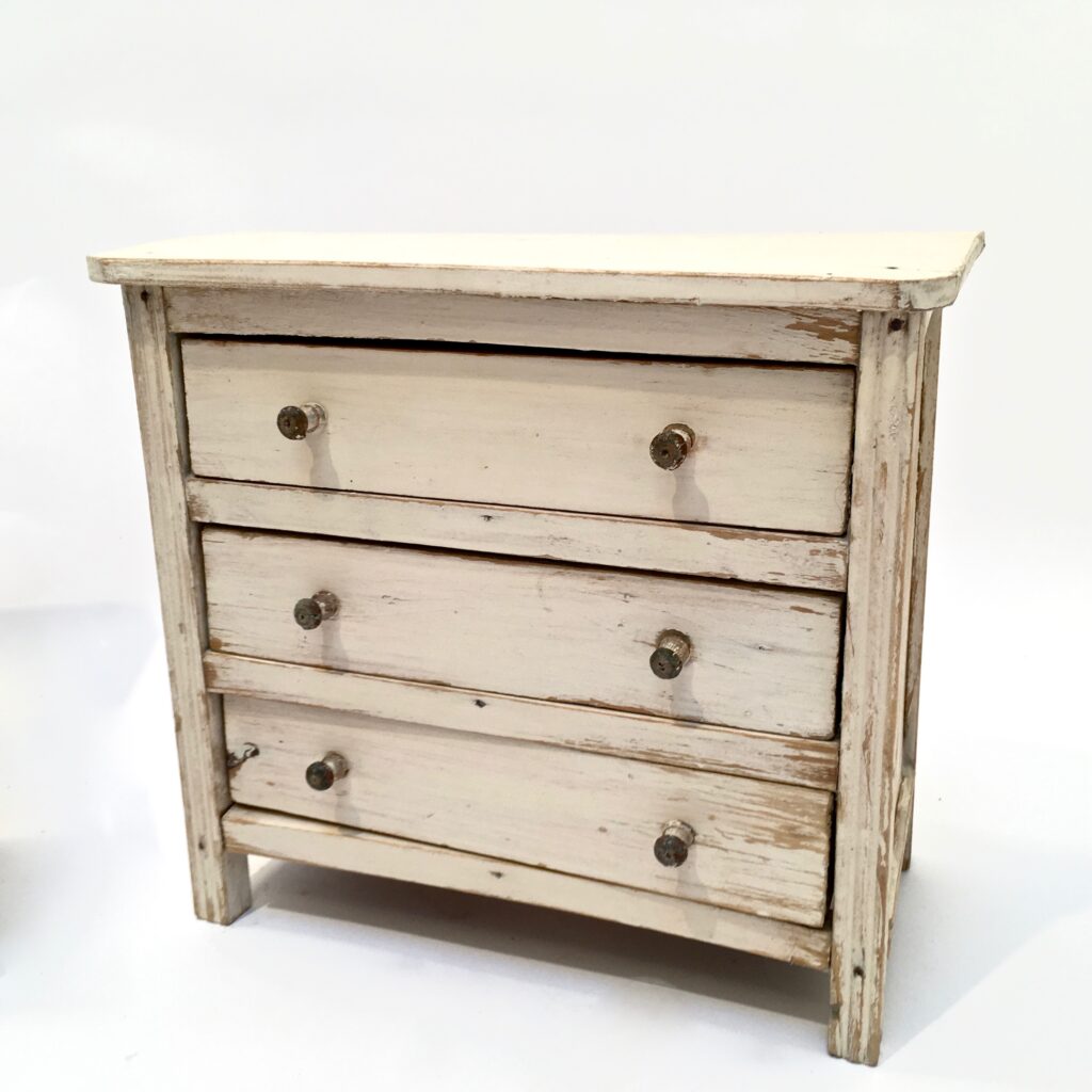 Lot-meubles-poupee-commode_maison_Liedekerke_maison-LK_MLK4.jpg