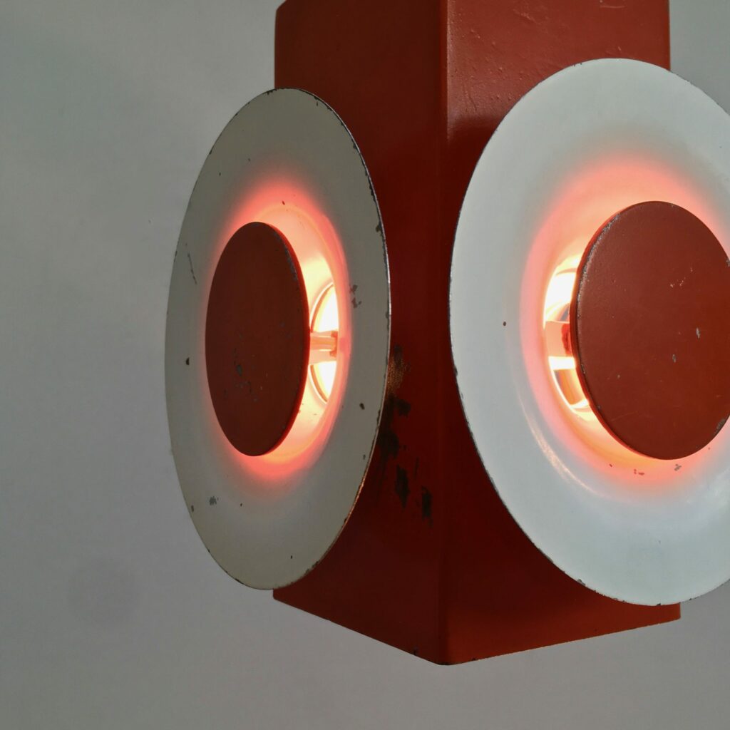 Lot_3_suspensions_orange_70_Maison_Liedekerke_maison-lk_5-scaled-1.jpg