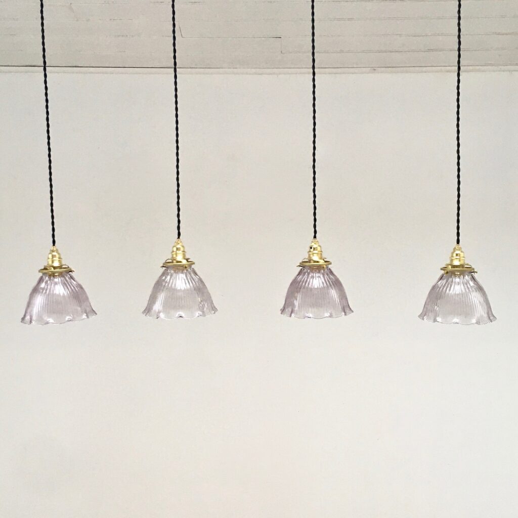 Lot_4_suspensions_cloche_irisee_Maison_Liedekerke_maison-lk.com-1.jpg