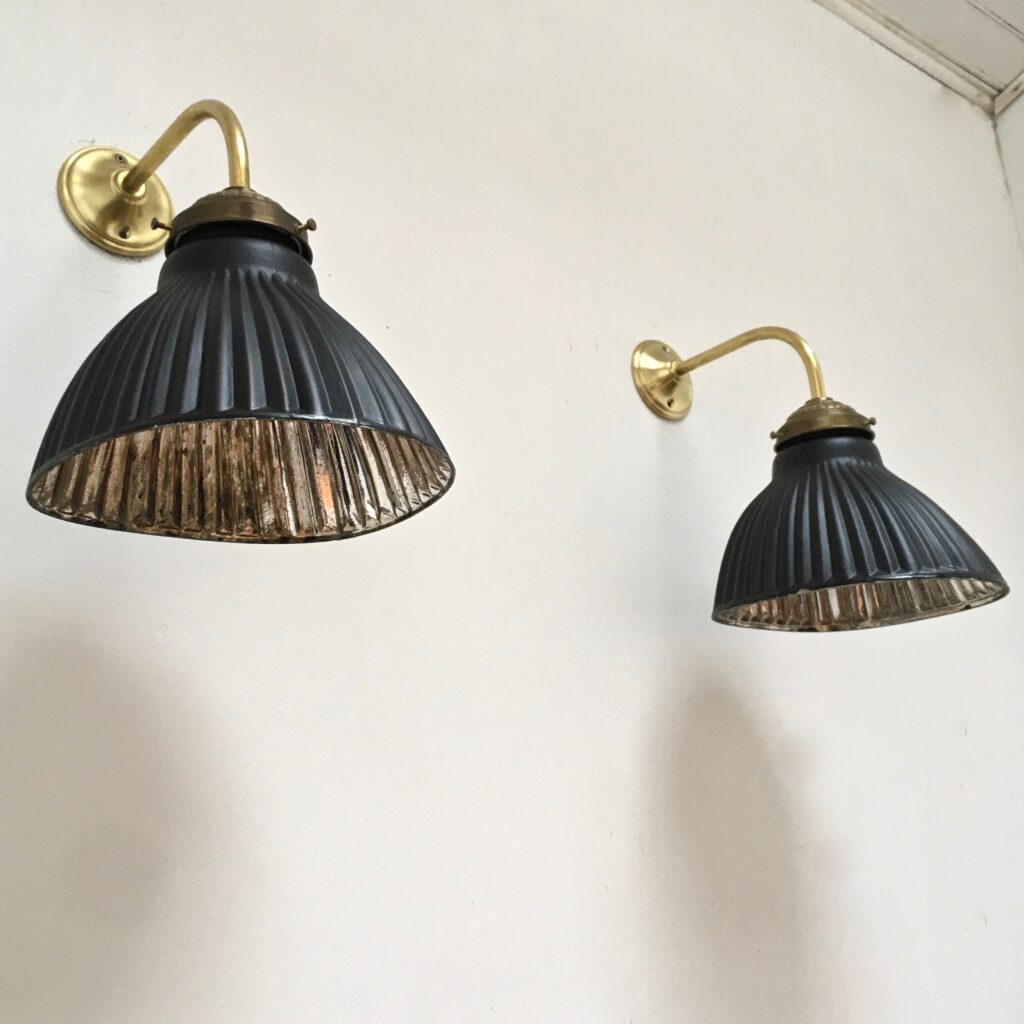 Paire_appliques_mercurees_noires_Maison_Liedekerke_maison-lk.com-1.jpg