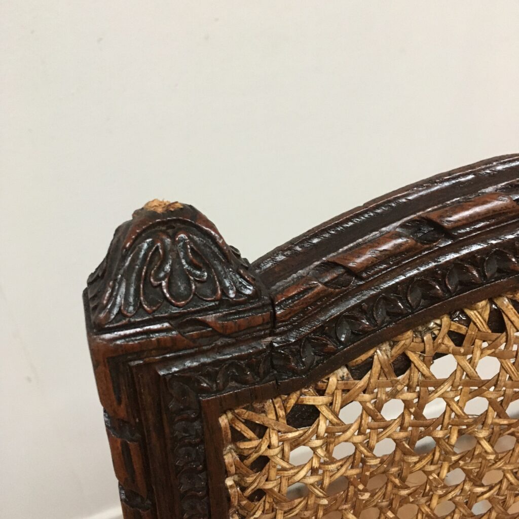 Paire_chaises_Louis-XVI-Maison_Liedekerke_maison-lk.com-1.jpg