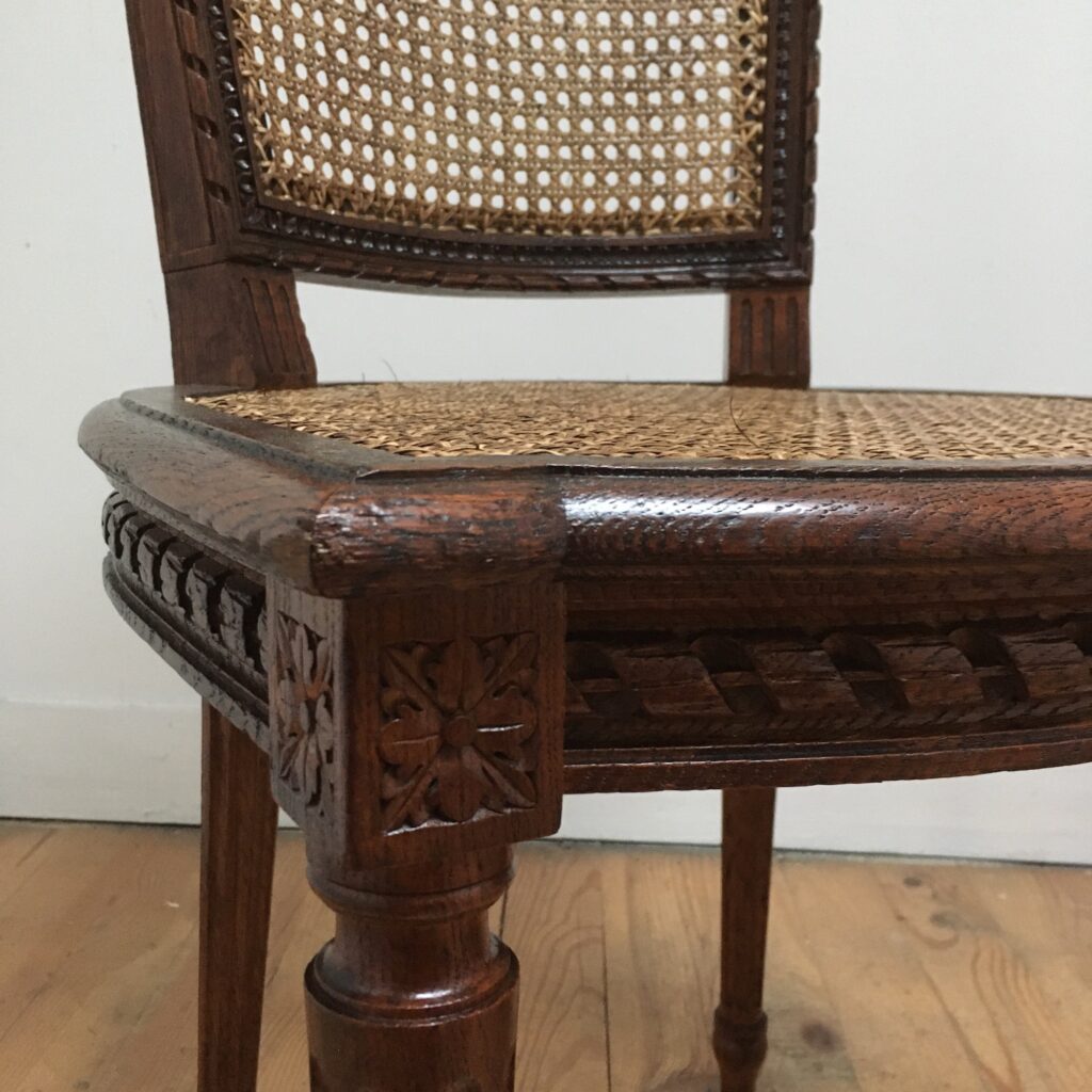 Paire_chaises_Louis-XVI_Maison_LIedekerke_maison-lk.com-2.jpg