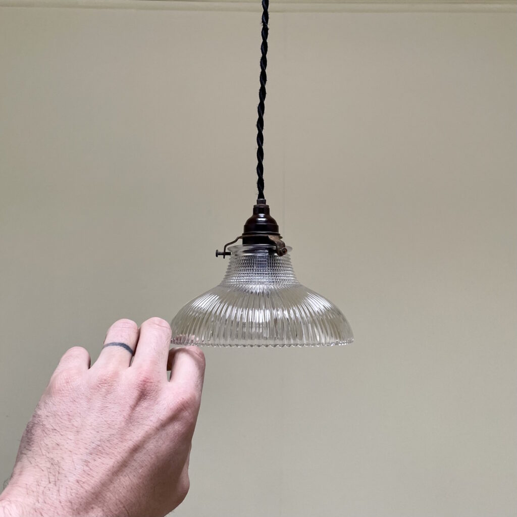 Petite_suspension_holophane_Maispon_Liedekerke_LK_2-1.jpeg