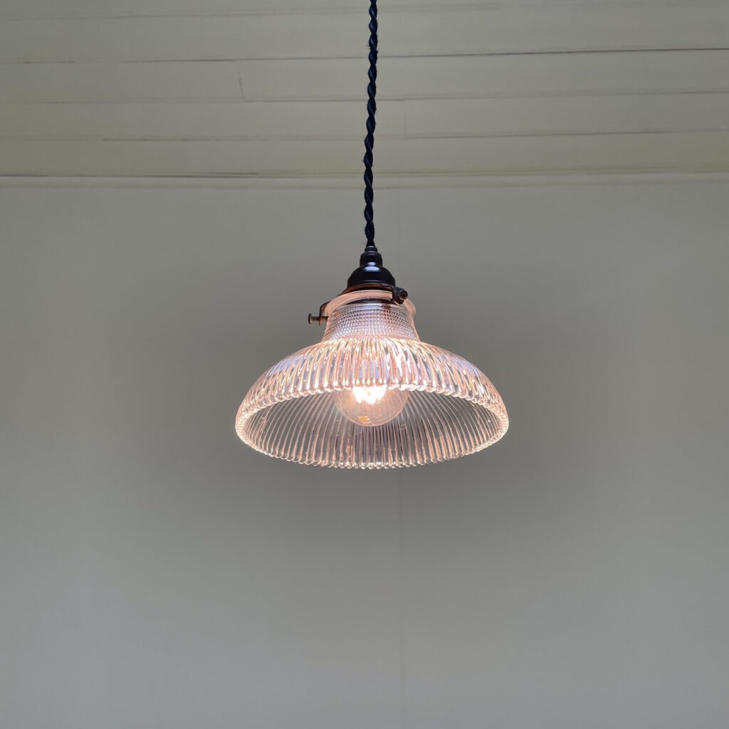 Petite_suspension_holophane_Maispon_Liedekerke_LK_5.jpeg
