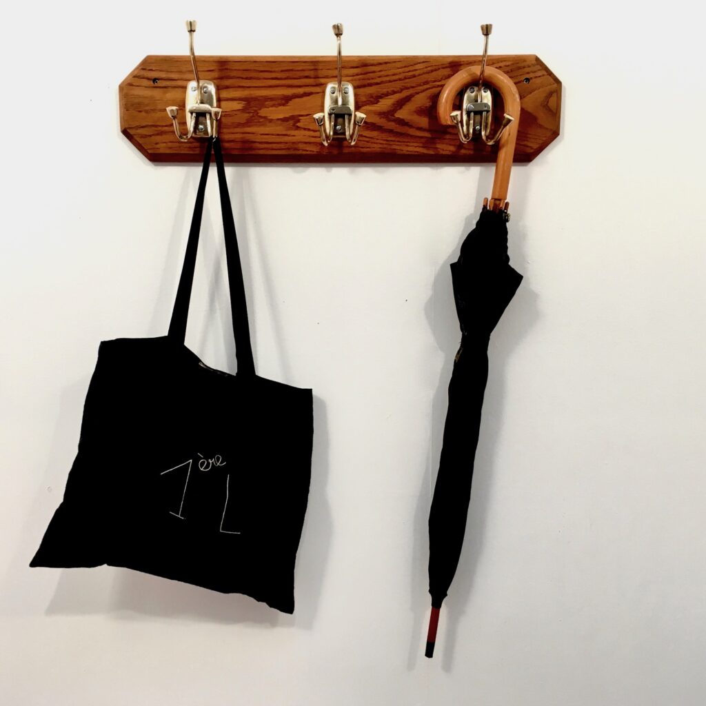 Porte-manteau-UK-1-_sceno_Maison_Liedekerke_maison-lk.jpg