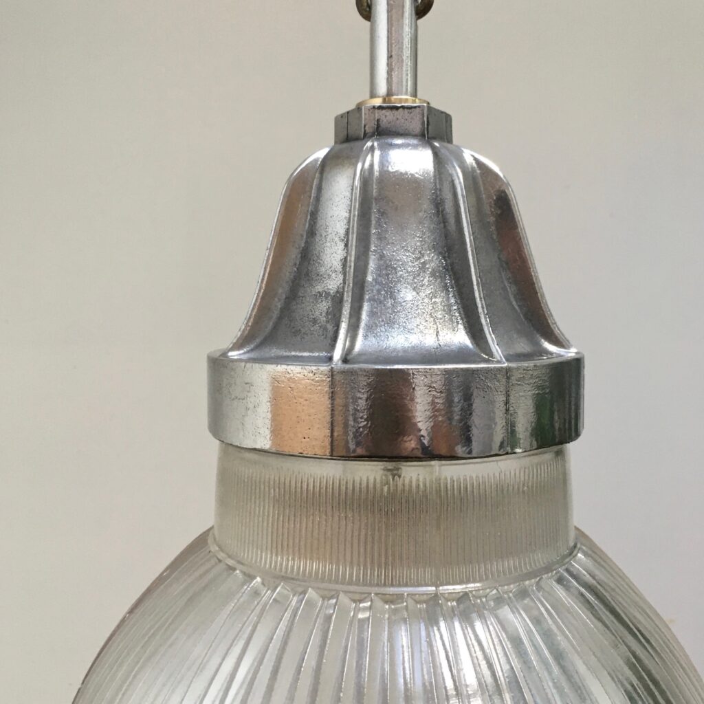 Suspension-Holophane-double-verre-zoom-XL-accroche_maison_liedekerke_maison-lk.jpg
