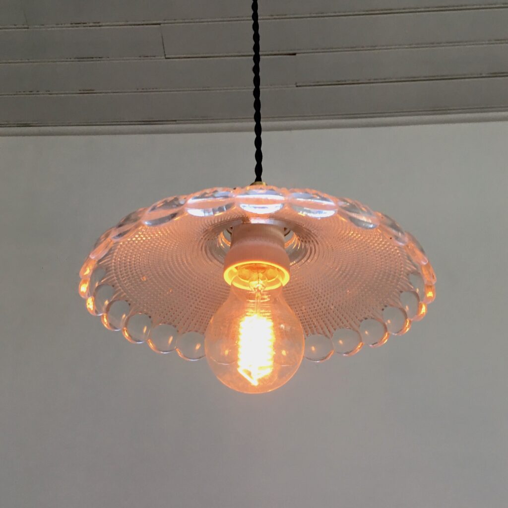 Suspension-Holophane-verrerie-vue-allumee-34_maison_liedekerke_maison-lk.jpg