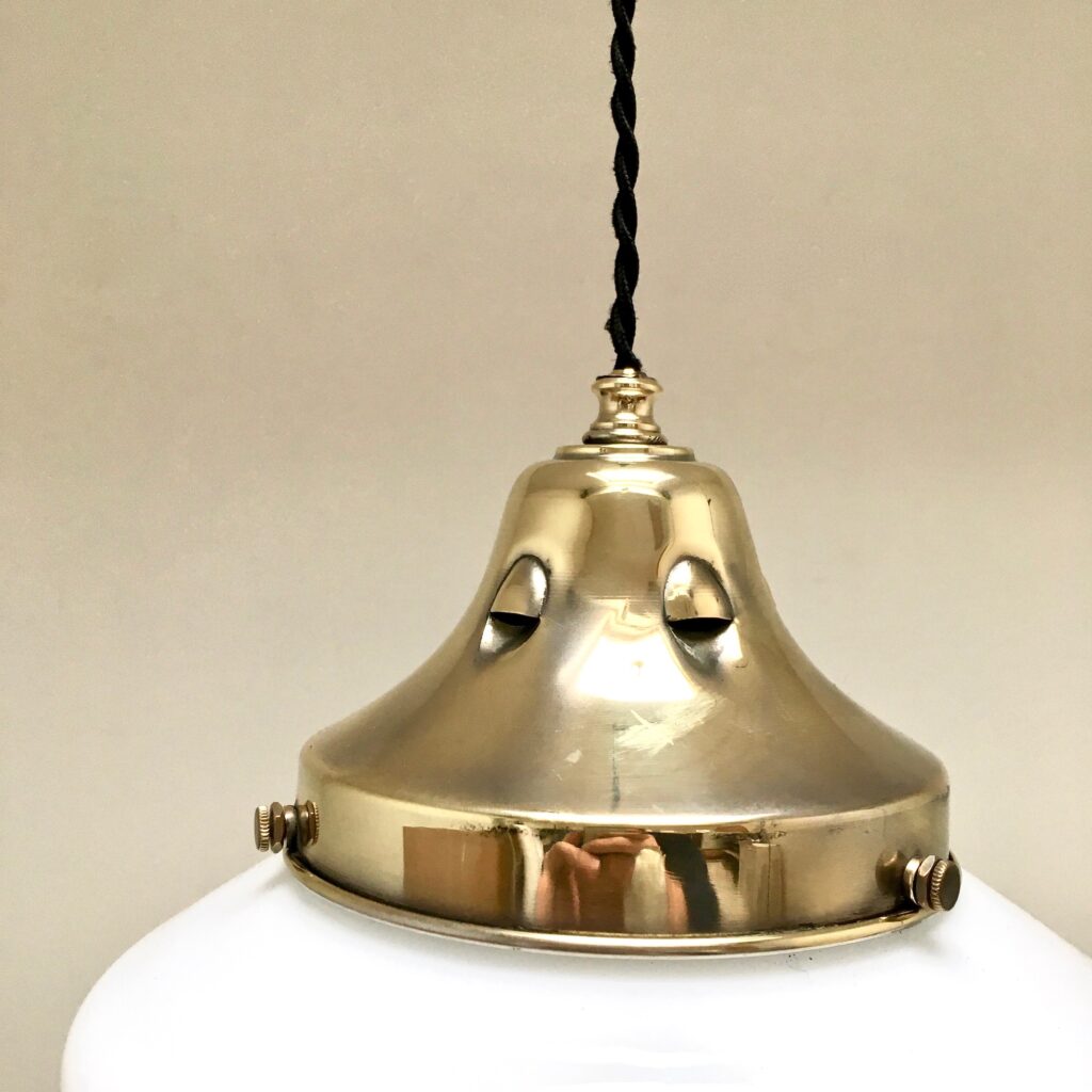 Suspension-Opaline-et-laiton-poli-PM-zoom-support_Maison_Liedekerke_maison.lk_.jpg