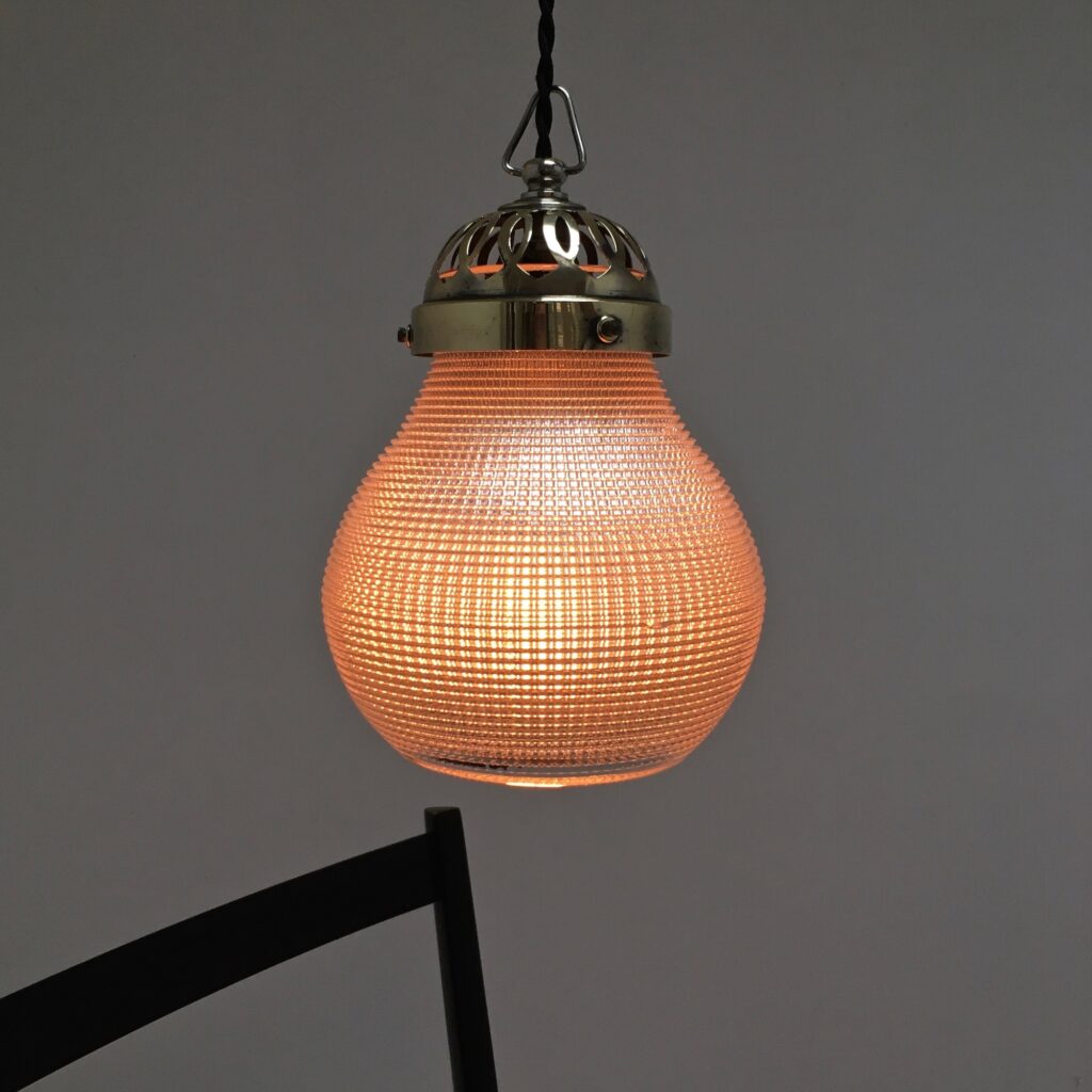 Suspension-holophane-aquarium_Maison_Liedekerke_maison-lk-1.jpeg