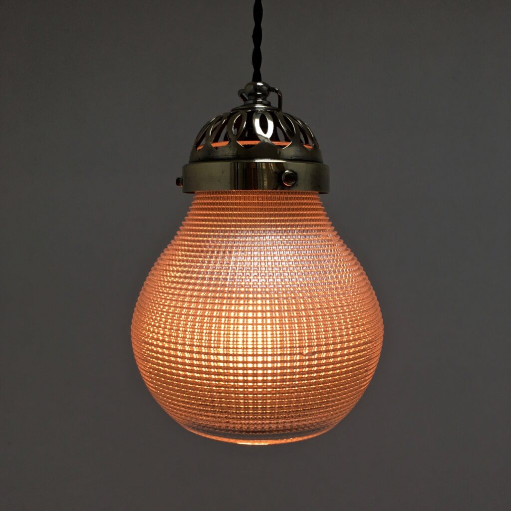 Suspension-holophane-aquarium_Maison_Liedekerke_maison-lk-3.jpeg