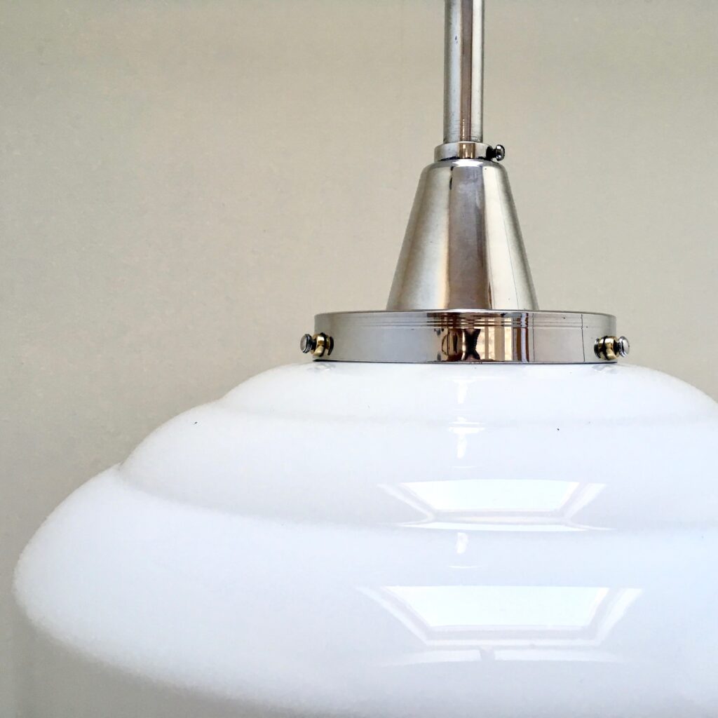 Suspension-holophane-opalinealu_details-dessus_Maison_Liedekerke_maisonLK-MLK3.jpg